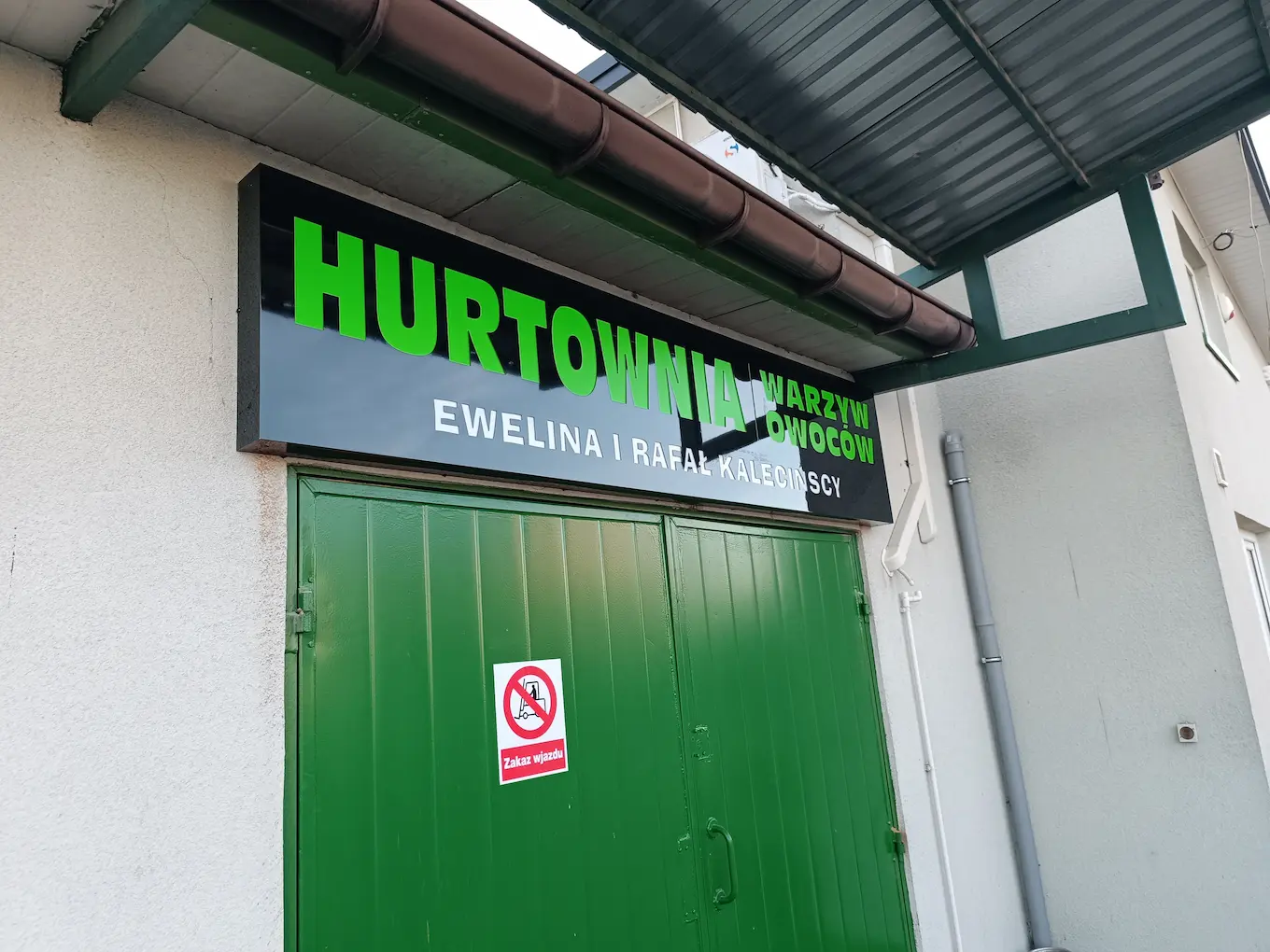 Podświetlany kaseton reklamowy z dibondu Hurtownia Warzyw i Owoców Kalecińscy Radomsko