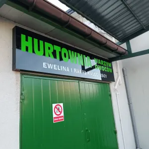 Podświetlany kaseton reklamowy z dibondu Hurtownia Warzyw i Owoców Kalecińscy Radomsko