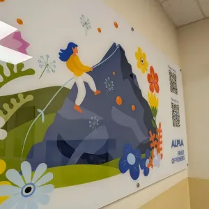 Tablica z plexi na dystansach z nadrukiem UV i efektem szkła dla firmy ALPLA